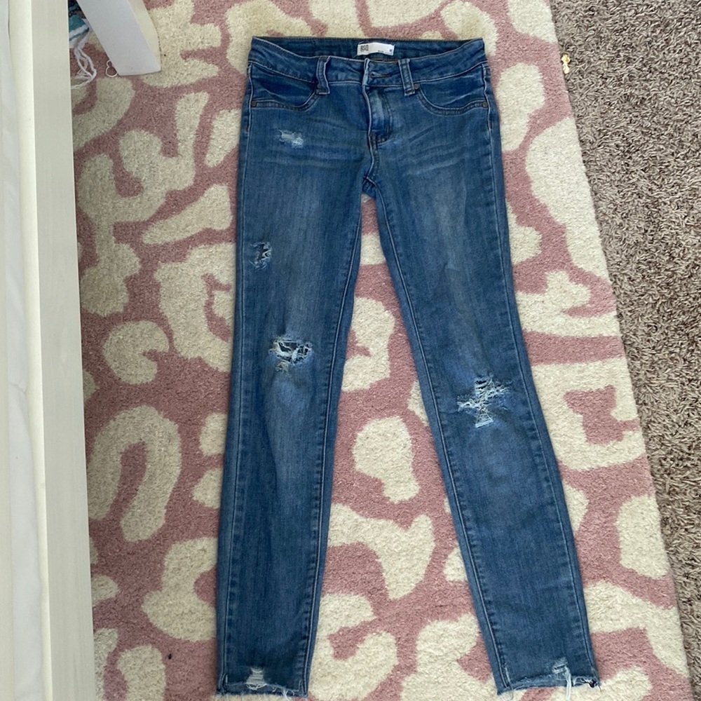 These low rise jeans are super cute just don’t fit anymore! No stains or rips!